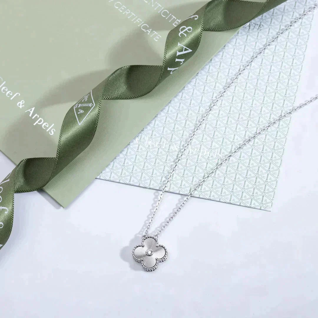 [BloomBling]CLOVER  15MM DIAMOND LASER NECKLACE SILVER