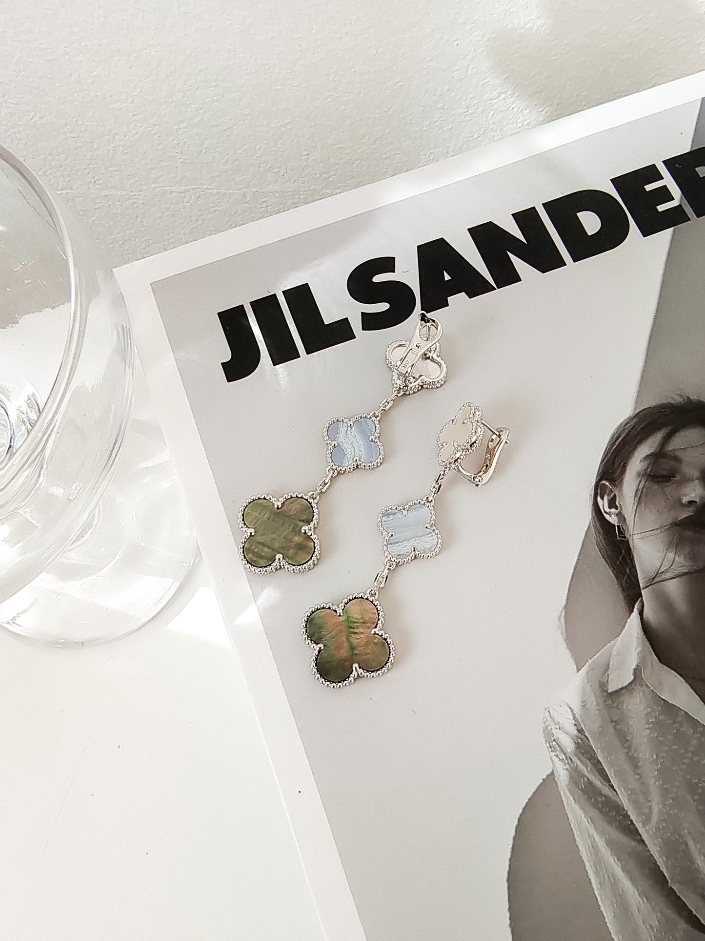 [BloomBling]CLOVER 3 MOTIFS CHALCEDONY DARK MOP SILVER EARRINGS