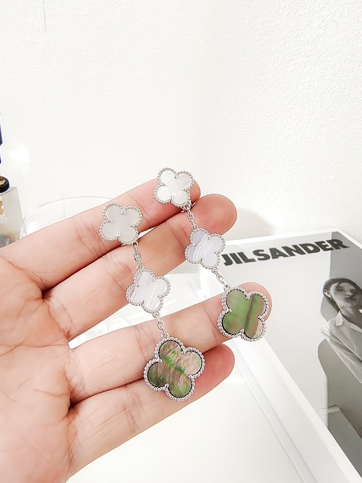 [BloomBling]CLOVER 3 MOTIFS CHALCEDONY DARK MOP SILVER EARRINGS