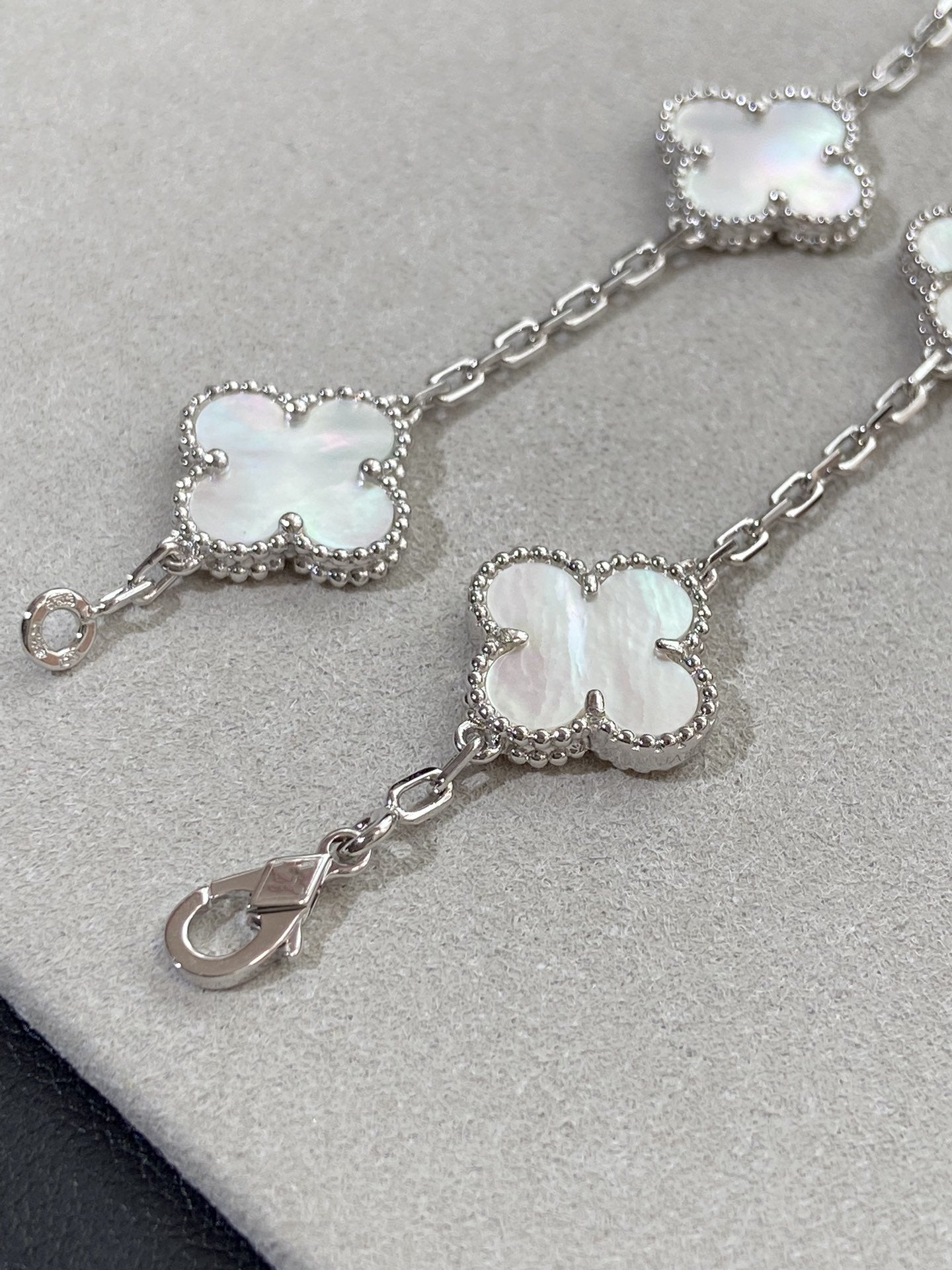 [BloomBling]CLOVER SILVER MOP 5 MOTIF BRACELET