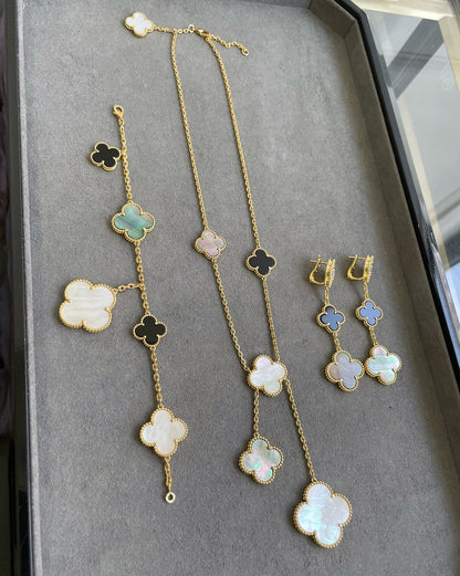 [BloomBling]CLOVER 3 MOTIF MOP ONYX DARK MOP PINK GOLD EARRINGS