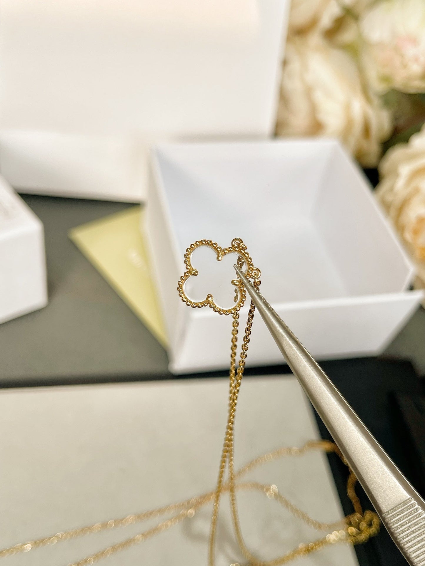 [BloomBling]CLOVER ROCK CRYSTAL ROSE GOLD NECKLACE