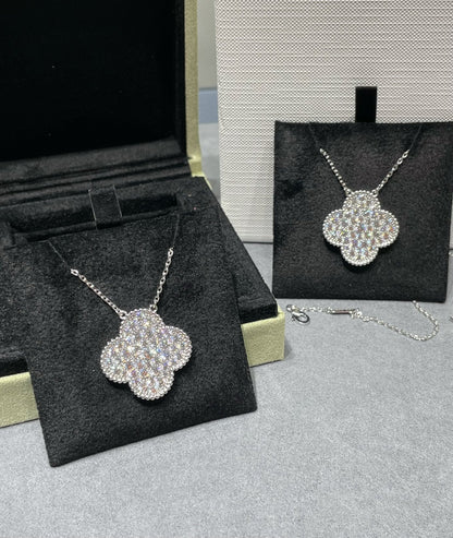 [BloomBling]CLOVER 25MM LARGE PENDANT DIAMOND PAVED SILVER NECKLACE